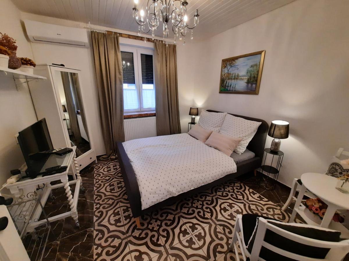 Piac Vendeghaz Hotel Kaptalantoti Eksteriør billede